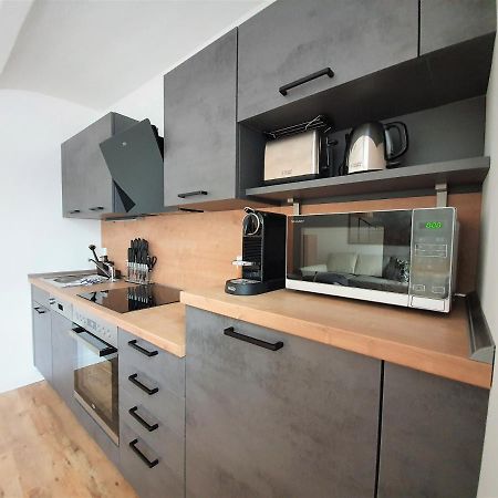 Pb Ferienwohnungen - Fewo 1 - Stilvoll Eingerichtetes Apartment Im Herzen Senftenbergs Bagian luar foto