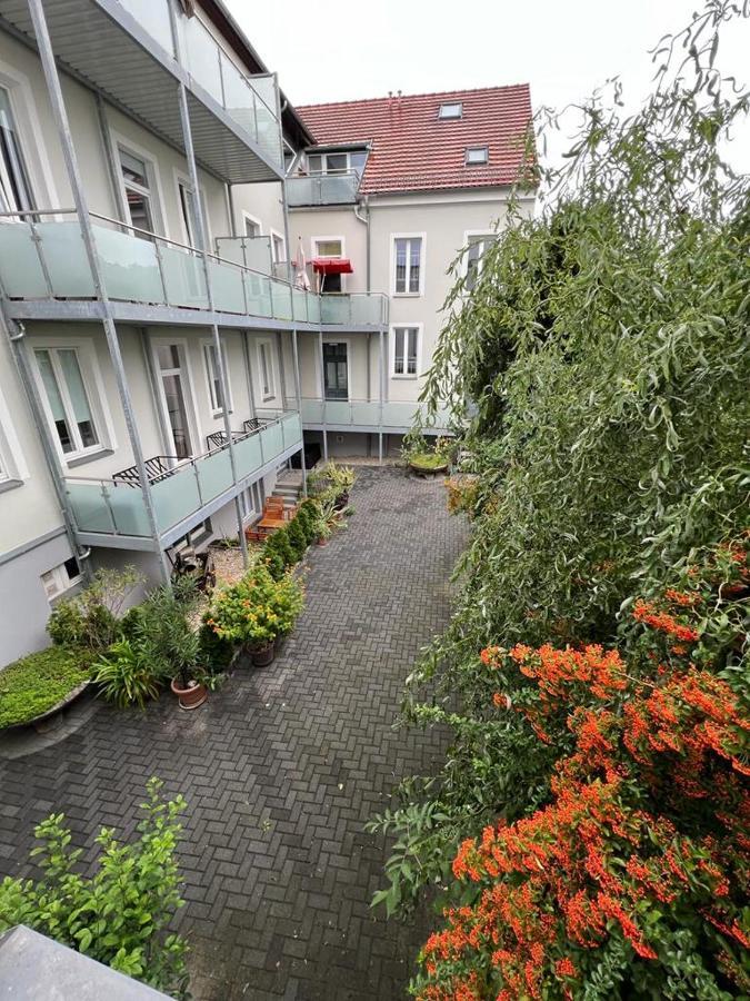 Pb Ferienwohnungen - Fewo 1 - Stilvoll Eingerichtetes Apartment Im Herzen Senftenbergs Bagian luar foto